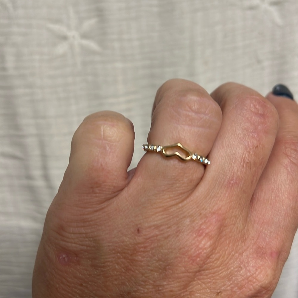 Costume yellow gold heart ring